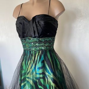 MASQUERADE  LONG black & green color Evening or Prom  size 11/12” womens  DRESS